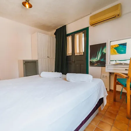 Old Trading House מלון *